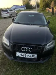 Audi A3, 2012 года, 105 лс, 205973 км, АКПП. Легковой автомобиль, Audi A3, VIN: WAUZZZ8P4DA046785, 2012 год выпуска. Авто не на ходу, двигатель неисправен, турбина неисправна, коробка в нормальном состоянии. По кузову на заднем бампере есть сколы, по ходовке нормально. Машина больше года стоит.