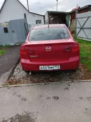 Mazda 3 2005 года, 105 л.с., пробег 570 047 км. Автомобиль после ДТП, оценивается как удовлетворительное, в исправном состоянии на ходу. Пороги и днище кузова не имеют глубокой коррозии. Двигатель работает без нареканий. Лобовое стекло менялось. Коробка передач механическая. Требуется замена…
