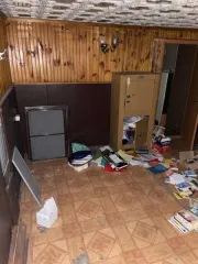 Нежилое здание 309 кв.м, участок 829 кв.м, ограждение 95 м, Алтайский край. Нежилое здание общей площадью 309 кв.м с кадастровым номером 22:63:050228:79, земельный участок общей площадью 829 кв.м с кадастровым номером 22:63:050228:47, ограждение протяженностью 95 м, расположенные по ул.Анатолия…