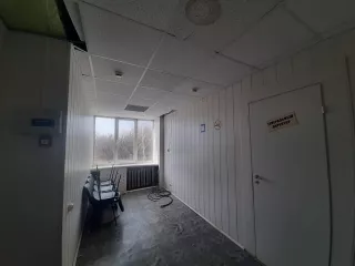 Нежилые помещения, площадь 183,4 кв.м., назначение: нежилое, количество этажей: 2, этаж: 2, адрес: Россия, обл Липецкая, р-н Усманский, с Куликово, ул Луткова, дом 32, пом. 3,4,5,6,7,8,9.