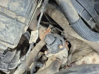 Renault Logan 2019, легковой седан, VIN X7L4SRLV462357180. Год изготовления 2019, двигатель K7MA812 UF23700, бензиновый, объем 1598 см³, мощность 82 л.с. (60,5 кВт). Кузов белый, номер кузова X7L4SRLV462357180. Экологический класс пятый. Пробег 318648 км. Коробка передач механическая, привод…