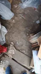 Гаражный бокс № 599 площадью 20,1 кв. м, расположенный в ГСК "Полет-21" по адресу: г. Омск, ул. 2-я Солнечная, д. 27/3. Вид собственности — общая совместная.