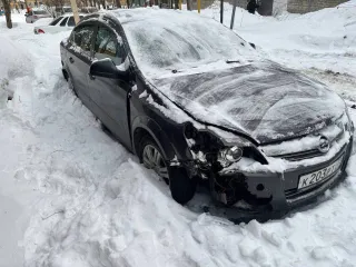 Opel Astra (A-H/NB), 2011 года выпуска, VIN XWF0AHL69B0015606, ГРЗ К203РТ73, цвет тёмно-серый. После сильного ДТП, не на ходу; двигатель не запускается, АКПП в аварийном режиме. Имеются повреждения левой стороны кузова, передней части и заднего бампера, возможны скрытые дефекты подвески; сработали…