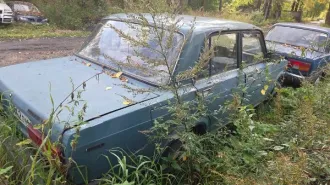 ВАЗ 2107 2004 Автомобиль марки ВАЗ 2107, легковой седан, ГЗ В942РМ35,VIN № X7D21070040035473, 2004 г.в., двигатель № 7770965, кузов XTA21070041950912, цвет серо-синий, 1 Штука (шт). Колеса спущены, имеется ржавчина по всему кузову. Имущество бывшее в употреблении, сопроводительные документы, ключи…
