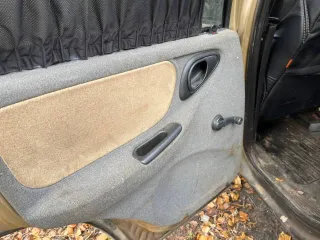 Шевроле Нива 2005 года выпуска, 80 л.с., пробег 140000 км, полный привод. VIN Х9L21230050093601, цвет бежевый металлик. Номер двигателя ВАЗ 2123 0104036, бензиновый, мощность 58,50 кВт (79,60 л.с.), объем 1690 см³. Номер кузова 0093601. Снаряженная масса 1400 кг, полная масса 1850 кг. Технически…