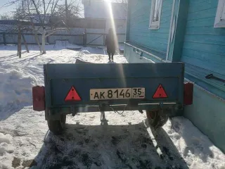 Прицеп САЗ8299, 2001 года выпуска, VIN: X3E82990010016983. Исправен, предназначен для легковых транспортных средств. Износ шин 0,5 мм, состояние шин хорошее. Имеется ржавчина по кузову.