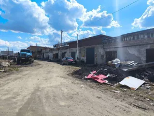 Помещения и земельный участок 3543 кв.м., Республика Коми. Земельный участок (к/н 11:20:0606003:686, адрес: Российская Федерация, Республика Коми, городской округ Ухта, г. Ухта, ул. 8 Марта), Нежилое помещение (к/н 11:20:0606004:298, адрес: Республика Коми, г.Ухта, ул.8-ое Марта, 20, объект № 6)…