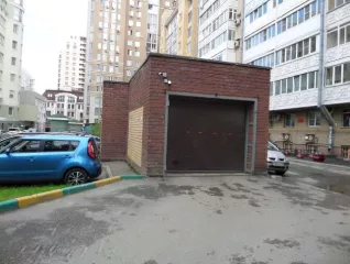 Права по Договору долевого участия в строительстве от 11.04.2002 г. (в ред. Дополнительного соглашения № 5 от 01.12.2010 г.) на оставшиеся гаражные боксы (гараж В. Печеры): № 167, 218, 223, 226, 210, 229, 234, 235, 238, 241. По причине отсутствия правоустанавливающих документов в регистрации…