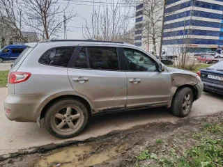 Hyundai Santa Fe, 2006 года, 189 лс, 211465 км, АКПП. Вид имущества: легковой автомобиль. Марка, модель: HYUNDAI SANTA FE 2.7 GLS. Год выпуска: 2006. VIN: KMHSH81DP6U091892. Государственный регистрационный знак: Т066ВС150. Мощность двигателя: 189 л.с. Тип ТС: легковой. Цвет: серебристый. Двигатель…