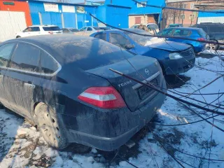 Nissan Teana, VIN: Z8NBCWJ32BS014023, 2011 г., черный. Мощность 123 кВт/167 л.с., объем двигателя 2488 см³. Авто не на ходу, ремонтировали двигатель, так и не сделали.