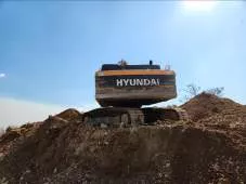 Экскаватор гусеничный Hyundai R300LC-9SH, заводской номер HHKHZ808LE0000183, 2014 год выпуска, госномер 58 УЕ 9248 (63 СВ 9366). Экскаватор гусеничный Hyundai R300LC-9S, заводской номер HHKHZ810LE0001178, 2014 год выпуска, госномер 58 УЕ 9241 (63 СВ 9362). Трактор ДТ-75 ДЕРС2 с буровой установкой…