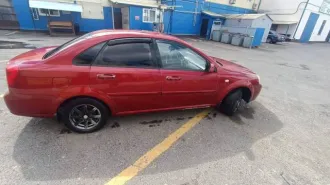 Chevrolet Lacetti, 2007 года, 109 лс, 224479 км, автомобиль CHEVROLET LACETTI, 2007 года выпуска, гос. номер Е835ВК57, идентификационный номер: KL1NF196J7K678759, тип ТС: легковой седан, номер рамы: ОТСУТСТВУЕТ, кузов: KL1NF196J7K678759, категория ТС: B/М1, цвет: темно-красный. Расположен по…