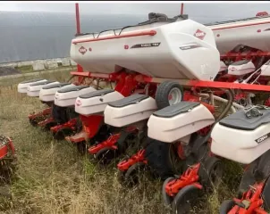 Сеялка KOCMA TRM прицепная, 8 рядов, с удобрением 1350л, 2021 Сеялка KOCMA TRM прицепная (8 рядов, кукуруза, подсолнечник, с удобр. 1350л.), 2021 года еще Сеялка KOCMA TRM прицепная (8 рядов, кукуруза, подсолнечник, с удобр. 1350л.), 2021 года еще Сеялка KOCMA TRM прицепная (8 рядов, кукуруза…