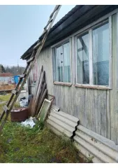 Земельный участок, 1000 кв.м., сельскохозяйственного назначения, местоположение: 185519, Республика Карелия, Прионежский р-н, поселок Ладва-Ветка, кадастровый номер: 10:20:0000000:654, вид собственности: индивидуальная. На участке есть колодец технический для полива, 2 яблони, кусты с черной…