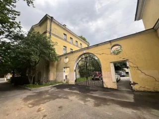 Здание 673,5 кв.м и участок 1194 кв.м, Санкт-Петербург. Здание, по адресу: Санкт-Петербург, внутригородское муниципальное образование города федерального значения Санкт-Петербурга муниципальный округ Нарвский округ, улица Новоовсянниковская, дом 15, литера А, и земельный участок, по адресу…
