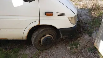 Mercedes-Benz Sprinter 413CDI 2004 Грузовой фургон, марка: МЕРСЕДЕС-БЕНЦ, модель: СПРИНТЕР 413СDI, год изготовления: 2004 г.в., цвет: белый, VIN: WDB9046131R664896, г/н: К764РЕ 33, мощность двигателя, л. с. (кВт): 94.900/129.0, рабочий объем двигателя, куб. см: 2148