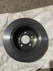 Картонные коробки с надписями на иностранном языке «Xsenia», внутри которых предположительно находятся держатели для LED-модулей, черного и белого цветов, сложной формы, из резины упакованные в индивидуальные пакеты по 1000 шт., грузовых мест - 7. Робот-мойщик окон, грузовых мест 3, количество штук…