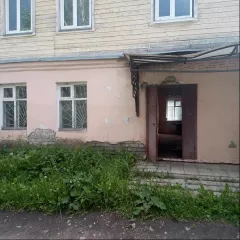Земельный участок категории земель земли населенных пунктов, вид разрешенного использования – для размещения здания налоговой инспекции, кадастровый номер 44:15:120117:11, площадь 375,32 кв.м., с расположенным на нем нежилым зданием площадью 425,7 кв.м., кадастровый номер 44:15:120117:111, адрес…