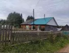 Жилое помещение  квартира , площадь: 62,5 кв.м., кадастровый номер: 81:06:1430001:70 и земельный участок, площадь: 1 430 кв.м., кадастровый номер: 81:06:1430001:33, категория земель: земли населенных пунктов, вид разрешенного использования: для ведения личного подсобного хозяйства. Адрес …