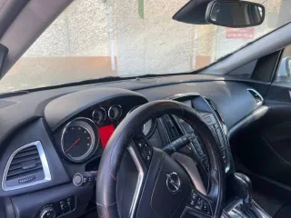 Opel Astra 2012 года выпуска, VIN: XUFPE6DC7D3001455