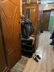 1/4 доли жилого помещения, 12.8 кв.м, Брянская обл, г Брянск, назначение: жилое, этаж: 2, адрес: Брянская обл, г Брянск, Бежицкий р-н, ул Почтовая, д 110 к 85, кадастровый номер: 32:28:0011703:1275. Обращаю внимание, что доля представляет собой комнату в общежитии: душ общий, кухня общая, туалет…