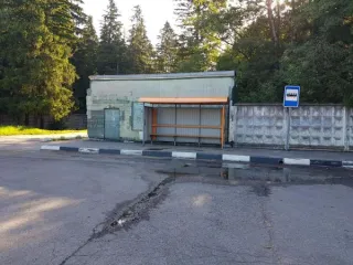 Здание по адресу: Санкт-Петербург, город Красное Село, Хвойный, дом 63, литера А, площадью 49.8 кв.м, назначение: нежилое, наименование: здание контрольно-пропускного пункта, этажность здания: 1, год ввода в эксплуатацию: 1965, кадастровый номер 78:45:0009202:23. Земельный участок по адресу…