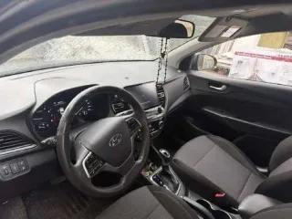Hyundai Solaris 2021, 123 лс, 275007 км, АКПП. Легковой автомобиль HYUDAI SOLARIS 2021 года выпуска, мощность 123 л.с., цвет серый, VIN: Z94K241CBNR311425.