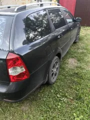 Chevrolet Lacetti, 2009 года, 109 лс, 216684 км Легковой автомобиль, марка CHEVROLET KLAN, VIN XUUNF356J90022118, 2009 г.в. ВНИМАНИЕ!!! Автомобиль на ходу. Есть некоторые проблемы, из которых известны: - нужна замена радиатора (протекает антифриз), - иногда бывают плавающие обороты на холостом…