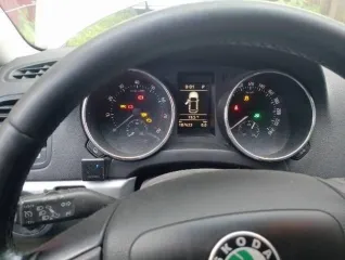 Skoda Yeti, 2011 г.в., VIN TMBJF65L1C6021420. Машина не на ходу, сломана коробка передач. Автомобиль находится в залоге.