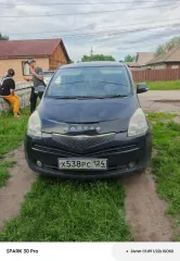 Toyota Ractis, 2009, г/н Х538РС124, № кузова NCP1000142488, цвет черный. Идентификационные номера не сверялись, рабочее состояние не проверялось, автомобиль закрыт, ключи и документы отсутствуют. Обременения: Арест, запреты судебного пристава исполнителя на рег. действия. Задаток 93000,00 руб…