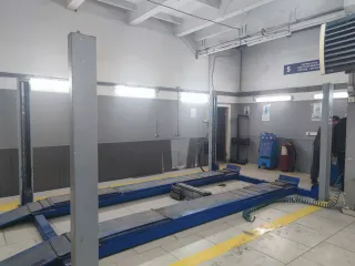 Подъемник Ravaglioli четырехстоечный, бывший в употреблении. Ознакомление с имуществом по адресу: Саратовская область, город Энгельс, улица Студенческая, дом 205, с момента публикации и до окончания приема заявок по предварительной записи по телефону: 8-927-059-55-55.