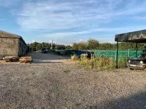 Земельный участок площадью 28000 м², Московская область, Клинский район, с/о Решоткинский, к/х Кошелевка, вблизи деревни Коноплино, кадастровый номер 50:03:0050180:211. Категория земель: сельскохозяйственного назначения. Разрешенное использование: для ведения крестьянского (фермерского) хозяйства…