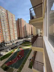 Квартира 62,4 кв.м, 2 комн., Краснодар. Двухкомнатная квартира, площадь 62,4 кв.м. Кадастровый номер 23:43:0142047:61060, расположенная по адресу Краснодар, ул. Домбайская, д. 55, корпус 8, кв. 117. Вид собственности: индивидуальная.