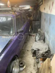 ВАЗ 2107 2002 года, 71 л.с., пробег 300000 км. Легковой автомобиль, модель ВАЗ 21070, VIN XTA21070021564822, категория B. Модель двигателя 2103 7006062, кузов 1564822, цвет ярко-фиолетовый, объем двигателя 1451 см³, разрешенная максимальная масса 1460 кг, масса без нагрузки 1060 кг.