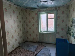 Доля дома 62.3 м² и участок 1592 м² в Курганской области. 8/10 доли дома и 8/10 доли земельного участка в Курганской обл. 8/10 долей в праве собственности (совместная собственность супругов) на жилой дом площадью 62.3 кв.м. с кадастровым номером 45:11:000000:3947 и 8/10 долей в праве собственности…