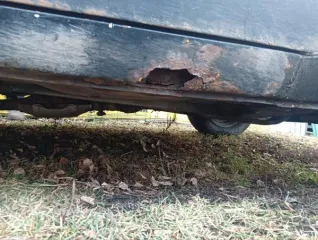 LADA 2107, 2011 года выпуска, модель LADA 210740. Автомобиль находится в удовлетворительном состоянии. Пробег более 500 000 км. Объем двигателя 72,7 л.с. (53,5 кВт). Коробка передач механика. VIN номер ХТА210740В3089528. Экологический класс третий.