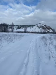 Земельный участок, площадью 1512 +/- 14 кв.м, с кадастровым номером: 66:16:2601014:182 
Расположенный по адресу: Свердловская область, Нижнесергинский район, г. Михайловск, ул. Песочная, д. 19