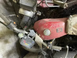 Alpha ZS50F мопед, год выпуска не установлен, двигатель № LWMPCALA97100301. Имущество продается в том виде, в каком оно есть, в случае продажи возврату/обмену не подлежит. За скрытые дефекты имущества продавец ответственности не несет. Марка, модель: Alpha ZS50F, год выпуска: не установлен…