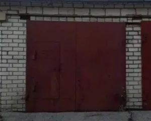 Гараж 18 кв.м по адресу: Ульяновская обл., г. Ульяновск, ул. Карла Маркса (между школой ДОСААФ и Пожарным депо), гараж 28, кадастровый номер 73:24:041501:2610