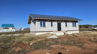 Дом 89.6 м², участок 1096 м², Пермский край, муниципальный округ Пермский, деревня Валевая, ул. Шереметьевская, зу 19а. Земельный участок 1096 м², кадастровый номер 59:32:3250001:2522. Дом 89.6 м², кадастровый номер 59:32:3250001:25629. Имущество находится в залоге у Сбербанка России.