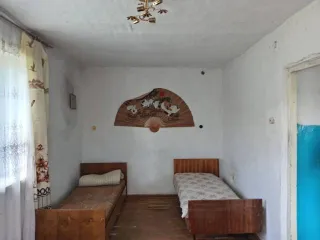 Дом 42,3 кв.м и участок 600 кв.м, Челябинская область: 2/3 доли дома и 2/3 доли земельного участка в Челябинской обл. ещё 2/3 доли дома и 2/3 доли земельного участка в Челябинской обл. ещё 2/3 доля в праве на жилой дом, площадь: 42,3кв.м., кадастровый номер: 74:17:0104002:198, и 2/3 доля в праве на…