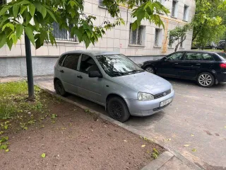 Lada Kalina, 2012 года, 81 лс, 125730 км, ВАЗ 111930 LADA KALINA, год выпуска: 2012, ГРЗ: У596УХ77, VIN: ХТА111930С0228807. Машина в удовлетворительном состоянии. На ходу. На двигателе подтеки моторного масла. Все детали кузова (крылья, двери, пороги, капот, багажник и дно автомобиля) в мелких…