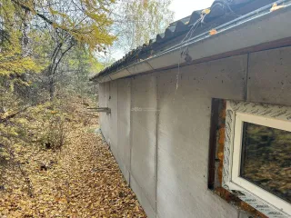 Административное здание 992,2 кв. м, право аренды участка 3559 кв. м, Республика Хакасия. Административное здание, общежитие на 48 мест, назначение: нежилое помещение, 3-х этажное, общей площадью 992,2 кв. м, адрес (местонахождение) объекта: Республика Хакасия, г. Саяногорск, пгт. Майна…