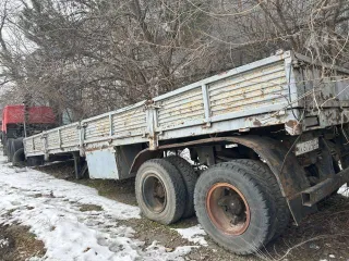 Автомобильный прицеп, 1993 года, г/н КК670923, г/в 1993, шасси 0000532, цвет серый. Продается по фактическому состоянию, дефектовка и диагностика технического состояния имущества не производилась. Возможны скрытые неисправности.