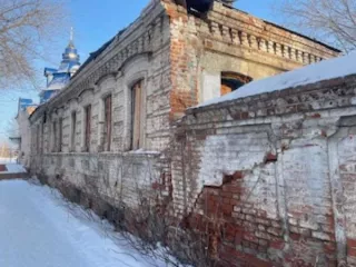 Нежилое здание, расположенное по адресу: Челябинская обл., г. Троицк, ул. им. М.М. Володарского, д. 24. Общая площадь: 106.3. Количество этажей: 1. Кадастровая стоимость: 1863057.38. Кадастровый номер: 74:35:0400017:22.