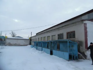 Торговые прилавки 44 штуки, киоски открытые 11 штук. Ознакомление с имуществом осуществляется по заявке по тел. 89048159915 или эл. адресу: chesaserg@mail.ru.