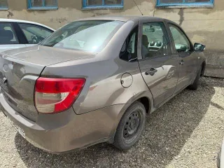 Автомобиль LADA 219010 GRANTA, 2015 г.в., VIN XTA219010F0367742, цвет золотисто-коричневый. Имущество обременено залогом.