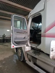 Freightliner CL120, 2002 и полуприцеп НАРКО, 1995 Продажа грузового автомобиля (сцепка) <p>Грузовой автомобиль FREIGHTLINER CL120 год выпуска 2002, мощность двигателя л\с 430 VIN 1FUJA6CG73LK74160 и Полуприцеп с бортовой платформой, цвет синий, НАРКО год выпуска 1995 г., VIN YF104ST3ASF013585…