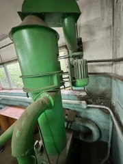 Зеленый точильно-шлифовальный станок с вентиляцией и агрегатом отсоса пыли и мелкой стружки ПА-218