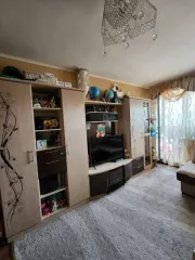 1/3 доли квартиры, 42,2 кв.м, г. Находка, ул. Постышева, д.19, кв.53, Приморский край, еще 1/3 доля квартиры в Приморском крае, 1/3 доля в праве площадью 42,2 кв.м., по адресу: Приморский край, г. Находка, ул. Постышева, д.19, кв.53.